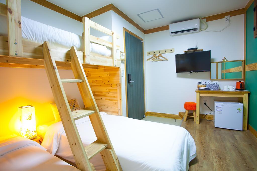 Mini Hotel Dalkom In Dongdaemun Сеул Стая снимка