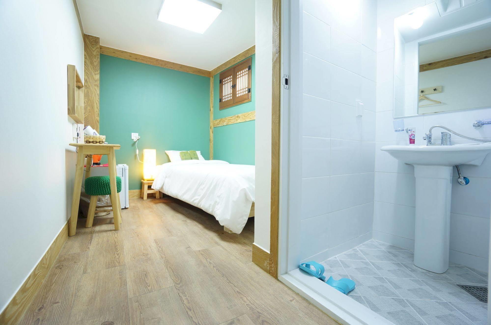 Mini Hotel Dalkom In Dongdaemun Сеул Екстериор снимка