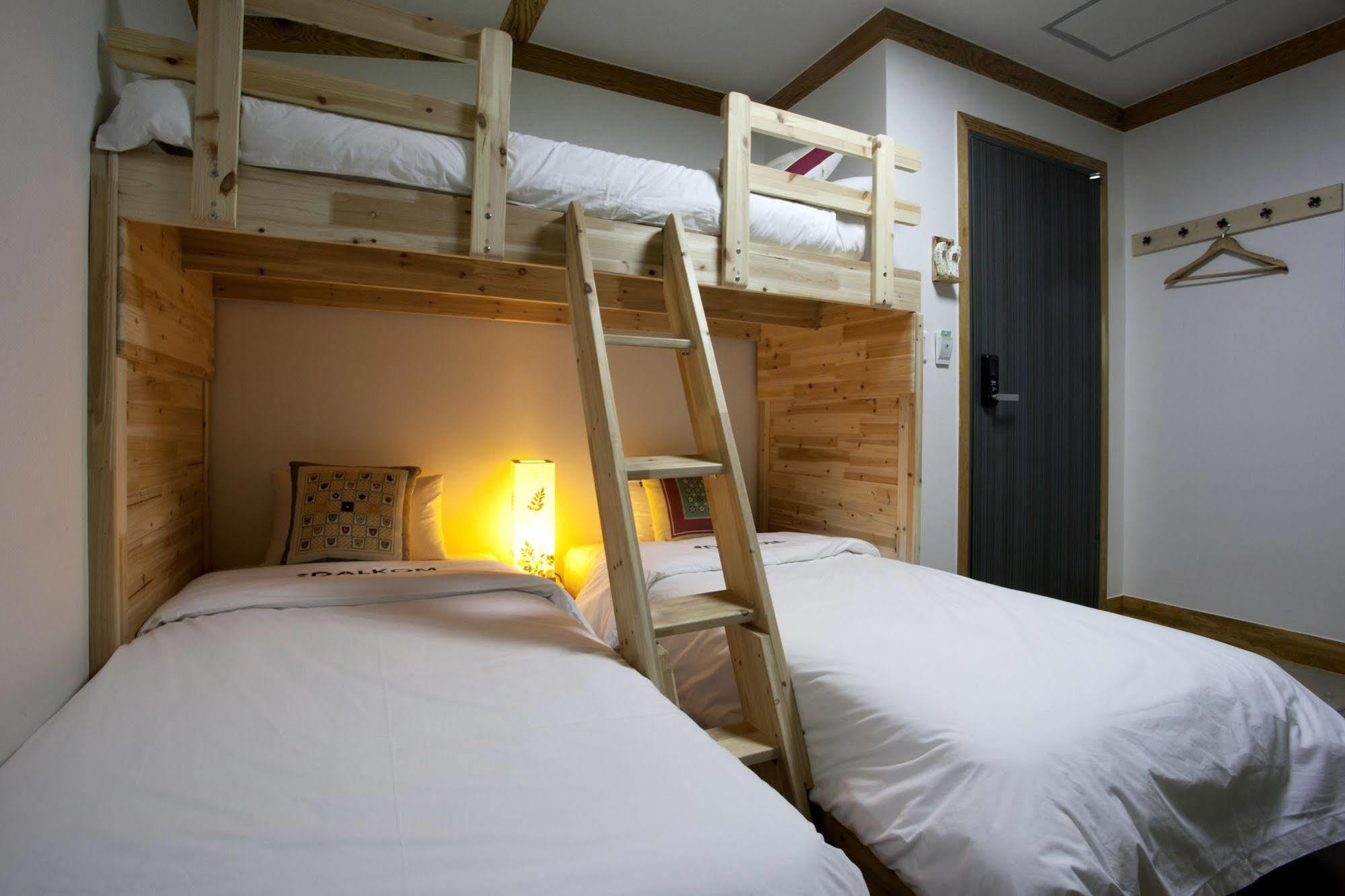 Mini Hotel Dalkom In Dongdaemun Сеул Екстериор снимка