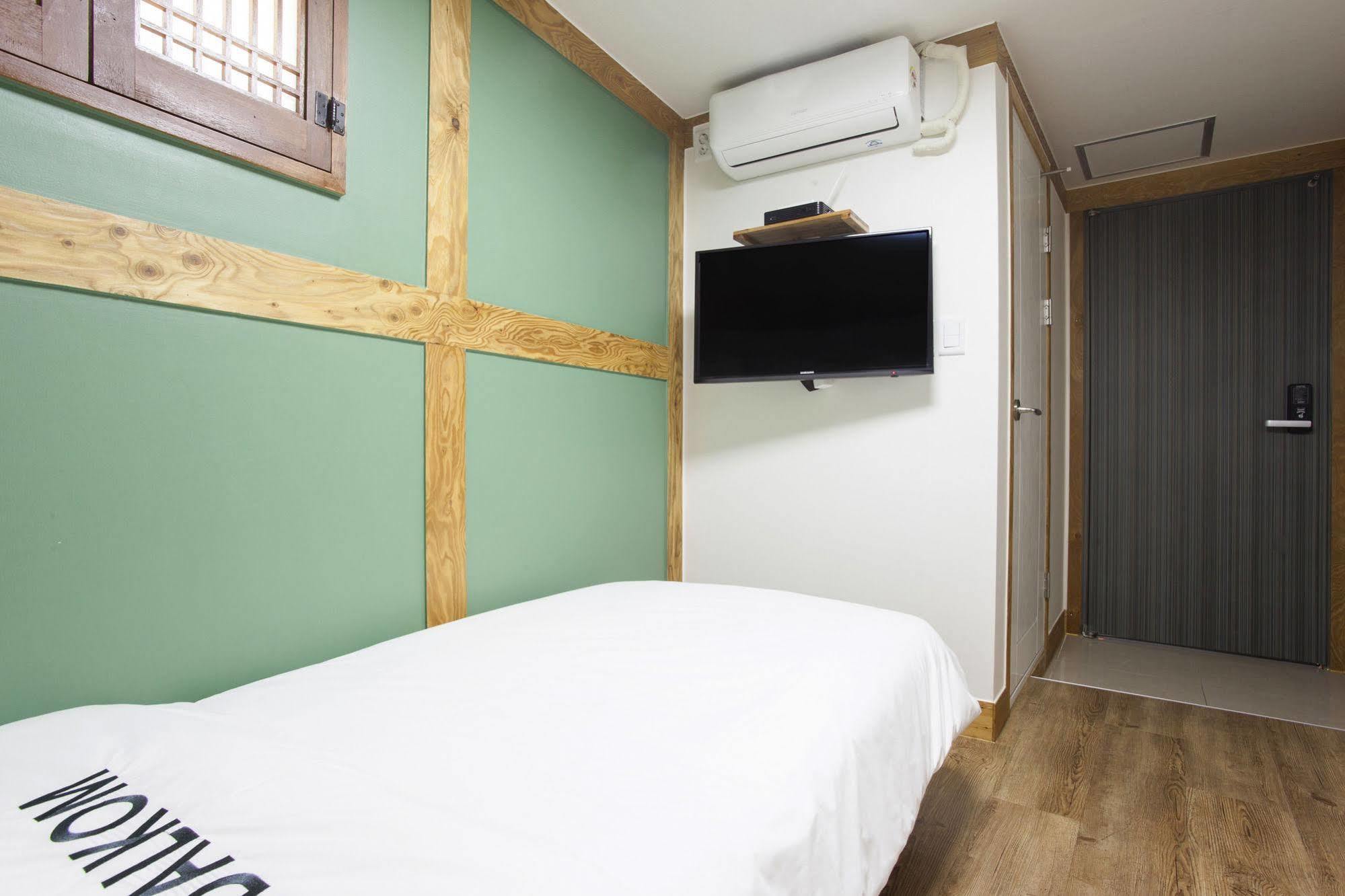 Mini Hotel Dalkom In Dongdaemun Сеул Екстериор снимка