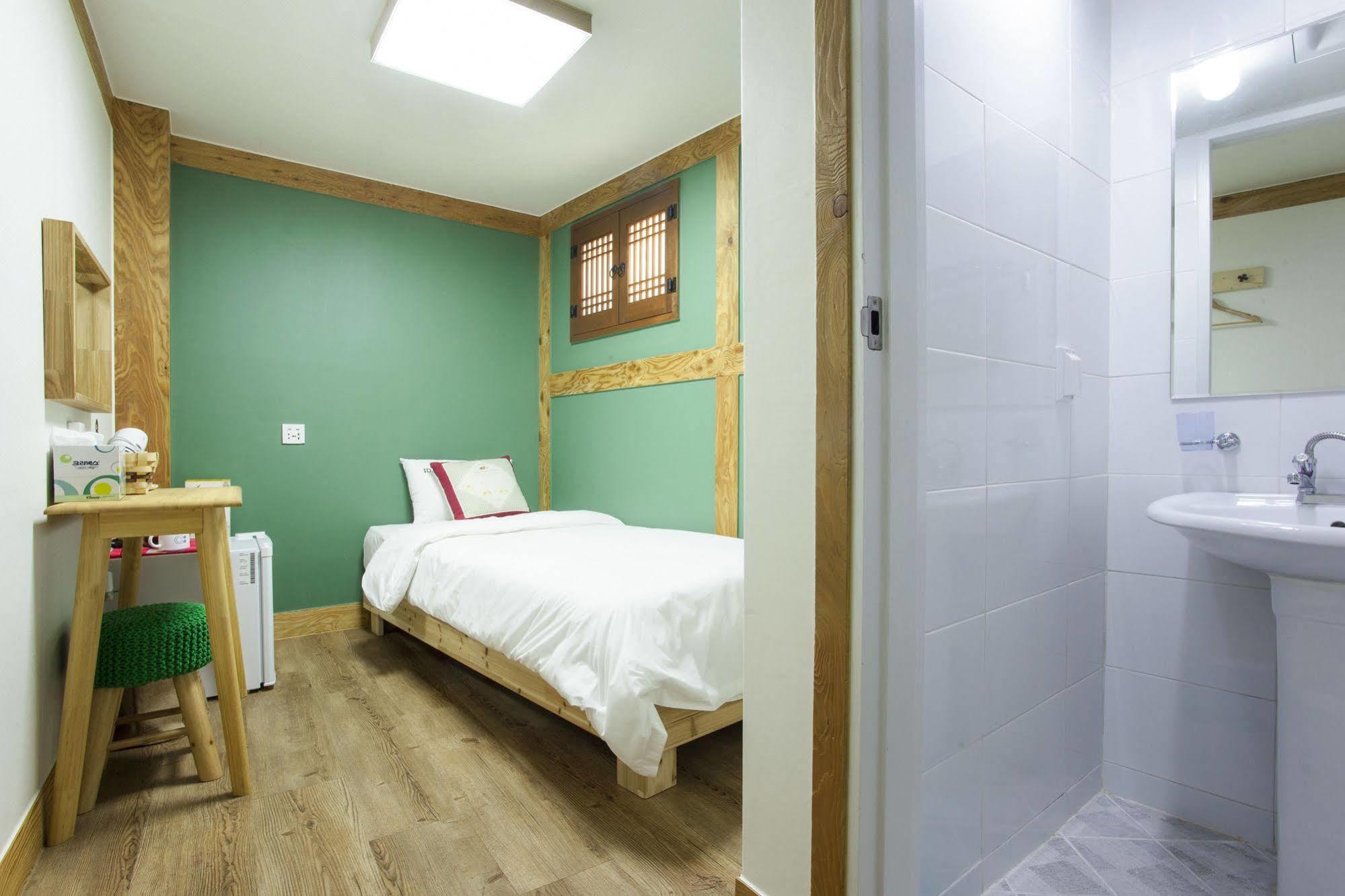 Mini Hotel Dalkom In Dongdaemun Сеул Екстериор снимка