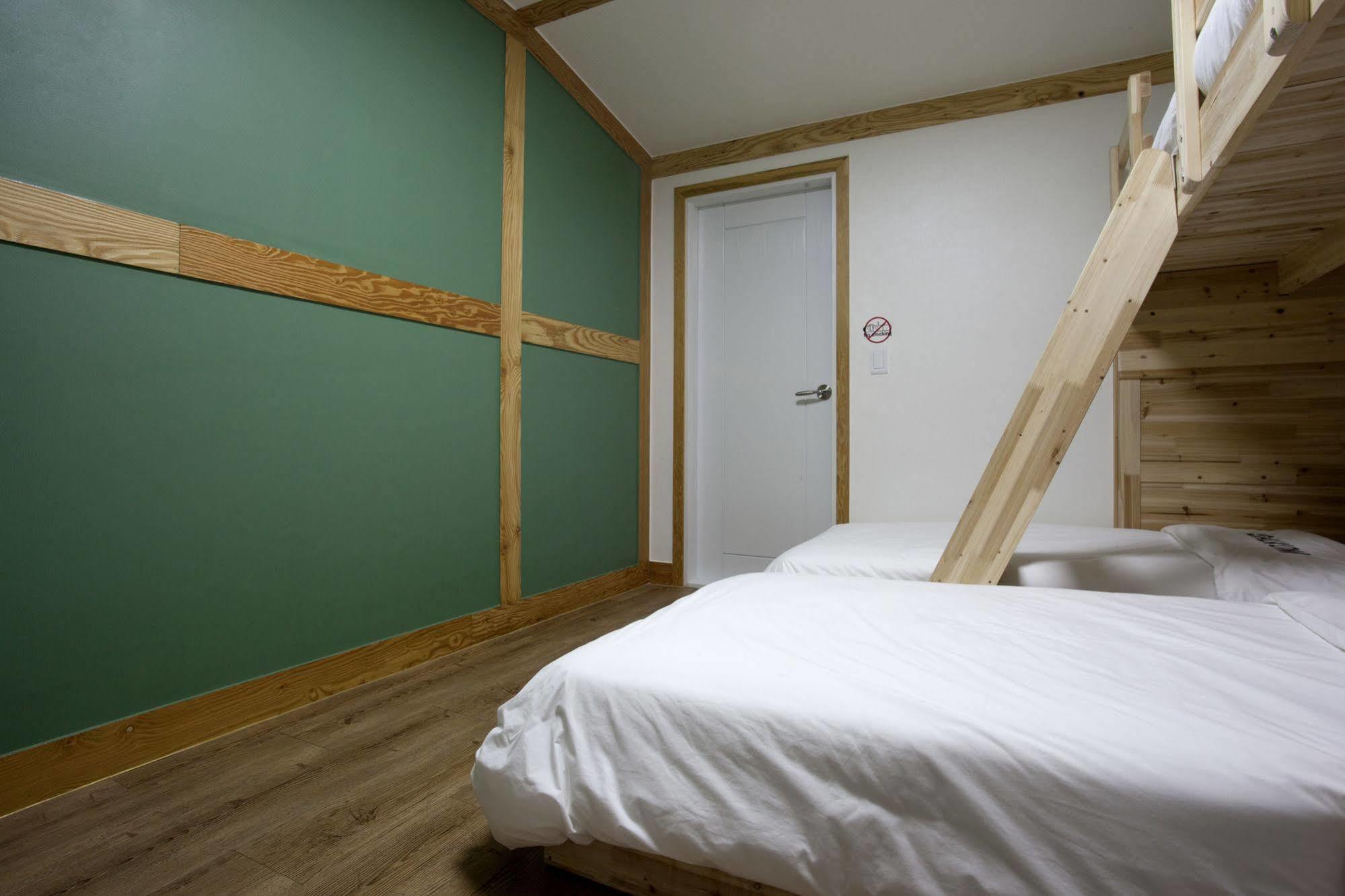 Mini Hotel Dalkom In Dongdaemun Сеул Екстериор снимка