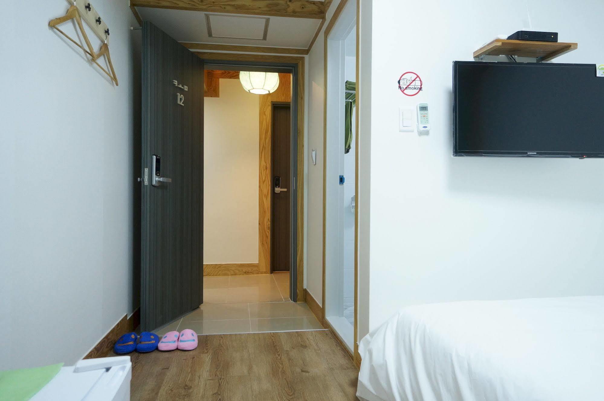 Mini Hotel Dalkom In Dongdaemun Сеул Екстериор снимка