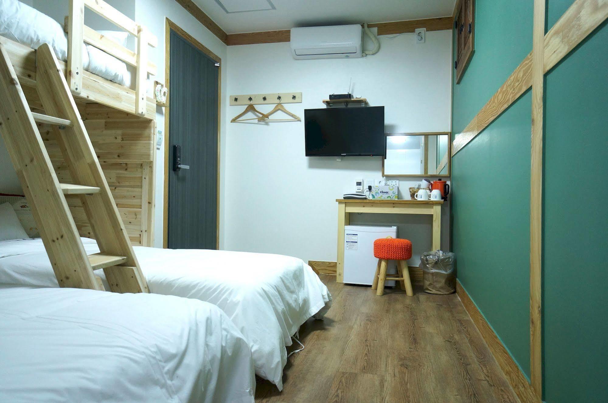 Mini Hotel Dalkom In Dongdaemun Сеул Екстериор снимка