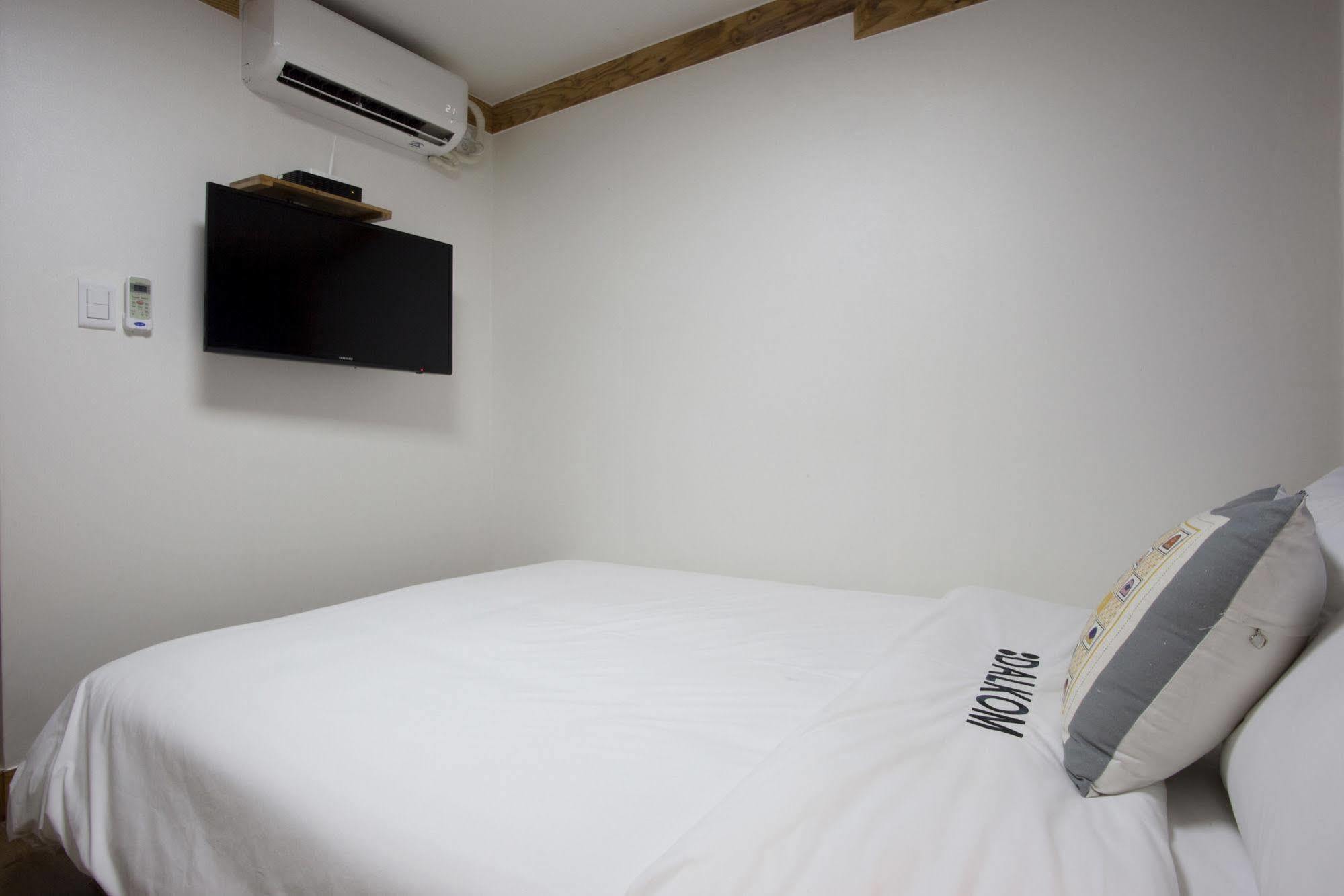 Mini Hotel Dalkom In Dongdaemun Сеул Екстериор снимка