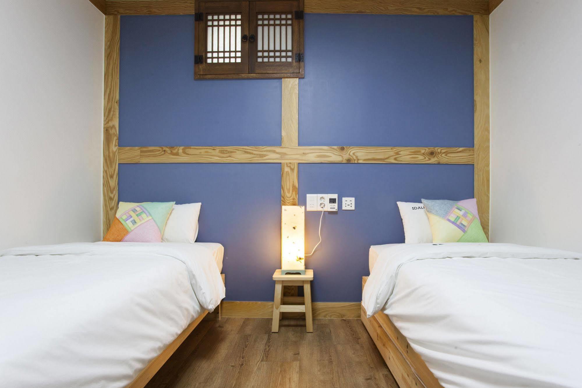 Mini Hotel Dalkom In Dongdaemun Сеул Екстериор снимка